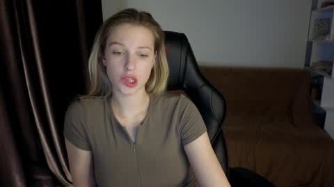 Snapshot of mmm_banana chatting on 01/30/25, 07:59 Lili online show from 01/30/25, 07:59