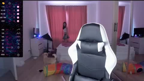 Snapshot of mmm_banana chatting on 02/25/25, 09:20 Lili online show from 02/25/25, 09:20