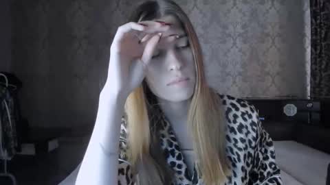 Snapshot of mmm_banana chatting on 10/09/25, 10:46 Lili online show from 10/09/25, 10:46