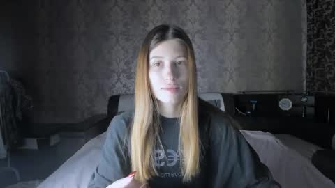 Snapshot of mmm_banana chatting on 10/18/25, 11:11 Lili online show from 10/18/25, 11:11