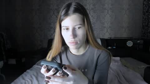 Snapshot of mmm_banana chatting on 11/13/25, 10:03 Lili online show from 11/13/25, 10:03