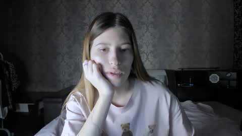 Snapshot of mmm_banana chatting on 11/14/25, 10:36 Lili online show from 11/14/25, 10:36