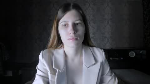 Snapshot of mmm_banana chatting on 11/22/25, 09:52 Lili online show from 11/22/25, 09:52