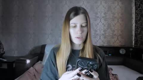 Snapshot of mmm_banana chatting on 11/23/25, 10:26 Lili online show from 11/23/25, 10:26