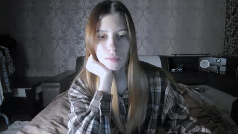 Snapshot of mmm_banana chatting on 12/02/25, 09:58 Lili online show from 12/02/25, 09:58