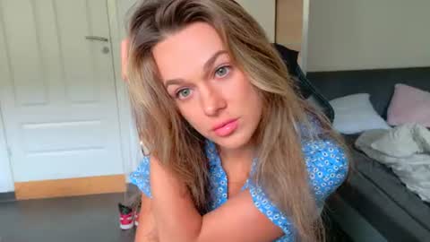 mmminnie online show from 06/26/26, 11:03