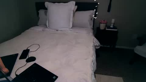 Snapshot of mmmmmwah chatting on 11/03/25, 05:20 Angel online show from 11/03/25, 05:20