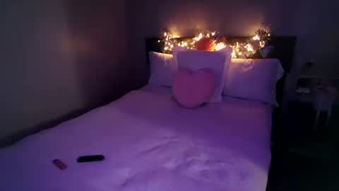 Snapshot of mmmmmwah chatting on 02/07/26, 06:50 Angel online show from 02/07/26, 06:50