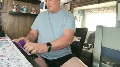 mmmthatsfunnn online show from 05/07/26, 10:15
