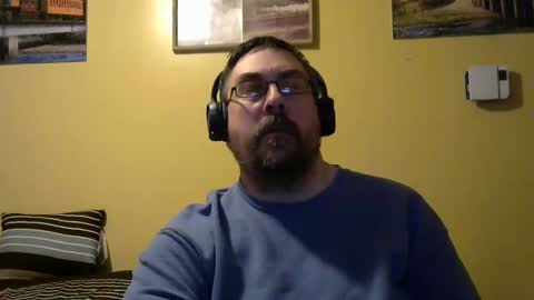 Snapshot of mmr45 chatting on 11/11/25, 05:18 mmr45 online show from 11/11/25, 05:18