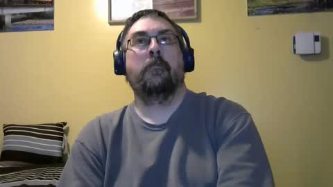 Snapshot of mmr45 chatting on 11/13/25, 05:17 mmr45 online show from 11/13/25, 05:17