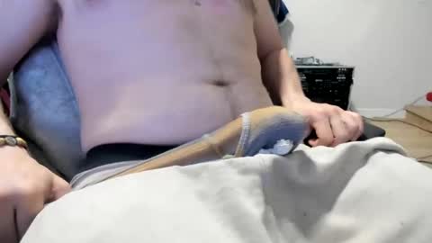 Snapshot of mnmassive chatting on 12/18/24, 03:58 M online show from 12/18/24, 03:58