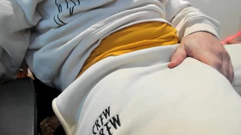 Snapshot of mnmassive chatting on 01/08/25, 05:59 M online show from 01/08/25, 05:59