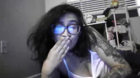 mnmmmmmrosee online show from 11/11/25, 08:14