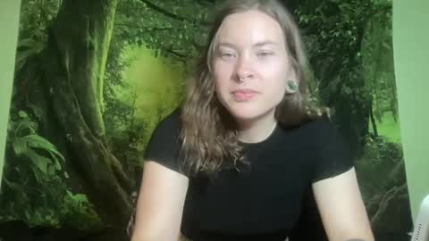 Snapshot of mo0n_goddess chatting on 06/13/26, 05:38 Misty online show from 06/13/26, 05:38