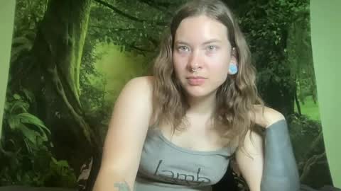 Snapshot of mo0n_goddess chatting on 06/22/26, 03:36 Misty online show from 06/22/26, 03:36