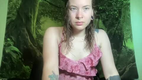 Snapshot of mo0n_goddess chatting on 07/08/26, 01:10 Misty online show from 07/08/26, 01:10