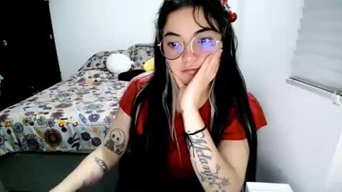 Snapshot of mocca_117 chatting on 12/20/25, 03:24 Sam online show from 12/20/25, 03:24