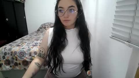 Snapshot of mocca_117 chatting on 01/06/26, 01:42 Sam online show from 01/06/26, 01:42