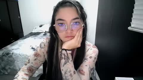 Snapshot of mocca_117 chatting on 02/04/26, 01:33 Sam online show from 02/04/26, 01:33
