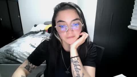 Snapshot of mocca_117 chatting on 02/05/26, 01:43 Sam online show from 02/05/26, 01:43