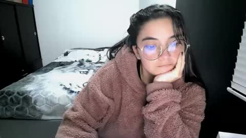 Snapshot of mocca_117 chatting on 02/07/26, 03:43 Sam online show from 02/07/26, 03:43