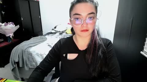Snapshot of mocca_117 chatting on 02/20/26, 01:35 Sam online show from 02/20/26, 01:35