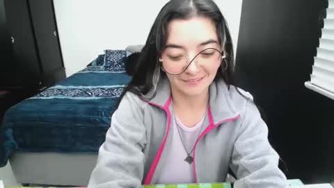 Snapshot of mocca_117 chatting on 02/25/26, 01:21 Sam online show from 02/25/26, 01:21