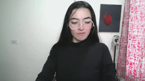 Snapshot of mocca_117 chatting on 05/19/26, 12:00 Sam online show from 05/19/26, 12:00