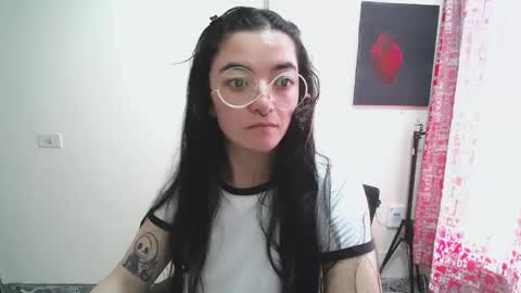 Snapshot of mocca_117 chatting on 05/25/26, 02:01 Sam online show from 05/25/26, 02:01