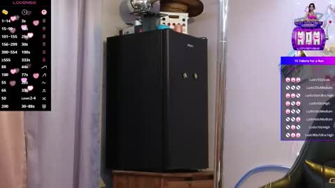 Snapshot of mocha_ chatting on 11/16/25, 06:08 MOCHA JAMES THE NPC online show from 11/16/25, 06:08