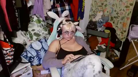 Snapshot of mochi_rainbow chatting on 01/14/25, 04:57 The Mochi Rainbow Variety Show online show from 01/14/25, 04:57