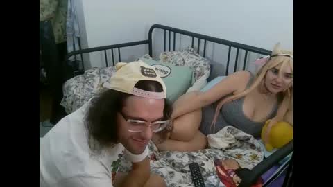 Snapshot of mochi_rainbow chatting on 09/10/25, 08:20 The Mochi Rainbow Variety Show online show from 09/10/25, 08:20