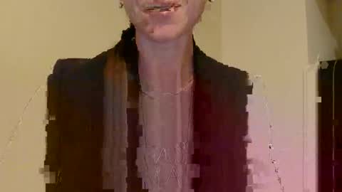 Snapshot of modesta1413 chatting on 11/17/25, 09:42 Aurora online show from 11/17/25, 09:42