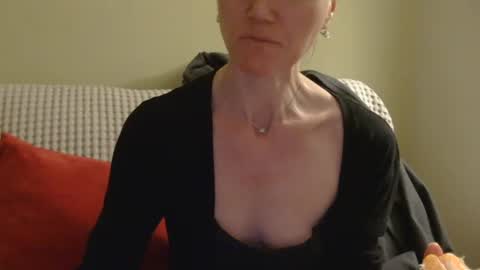 Snapshot of modesta1413 chatting on 05/02/26, 05:40 Aurora online show from 05/02/26, 05:40