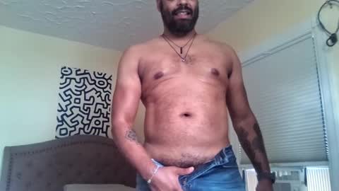 Snapshot of modestguy1084 chatting on 09/17/25, 07:04 modestguy1084 online show from 09/17/25, 07:04