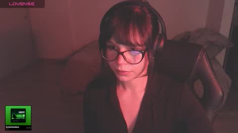 Snapshot of modjo_ chatting on 12/14/25, 05:02 Modjo online show from 12/14/25, 05:02