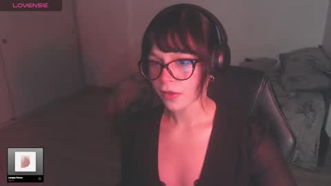 Snapshot of modjo_ chatting on 12/17/25, 04:18 Modjo online show from 12/17/25, 04:18