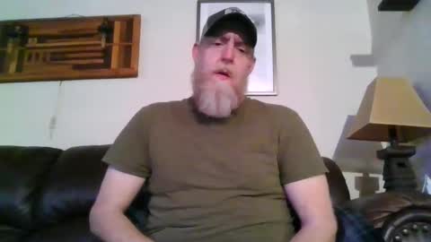 Snapshot of moeblick chatting on 01/15/25, 10:35 moeblick online show from 01/15/25, 10:35