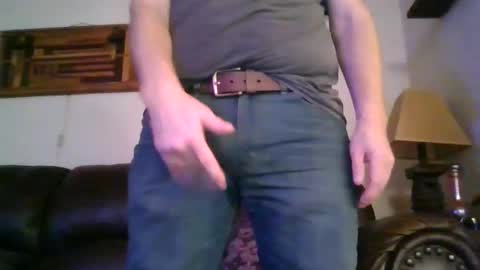 Snapshot of moeblick chatting on 01/17/25, 11:40 moeblick online show from 01/17/25, 11:40