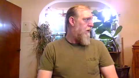 Snapshot of moeblick chatting on 11/03/25, 12:50 moeblick online show from 11/03/25, 12:50