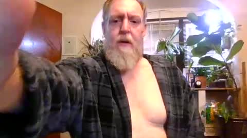 Snapshot of moeblick chatting on 11/11/25, 12:27 moeblick online show from 11/11/25, 12:27