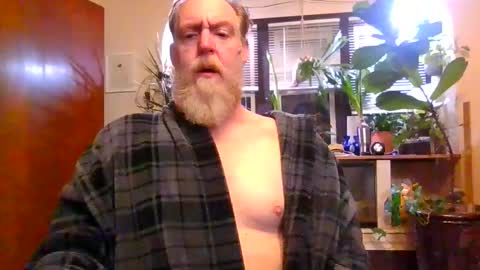 Snapshot of moeblick chatting on 11/25/25, 12:38 moeblick online show from 11/25/25, 12:38