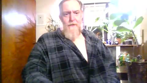 Snapshot of moeblick chatting on 12/01/25, 11:48 moeblick online show from 12/01/25, 11:48