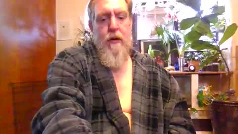 Snapshot of moeblick chatting on 12/16/25, 11:59 moeblick online show from 12/16/25, 11:59