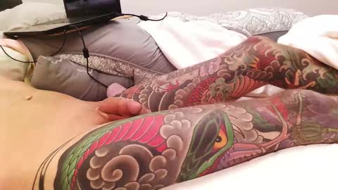 Snapshot of moeron40 chatting on 10/25/25, 04:53 moeron40 online show from 10/25/25, 04:53