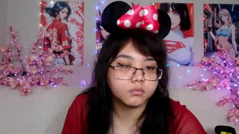 Snapshot of moertomlly chatting on 05/24/26, 04:06 Molly online show from 05/24/26, 04:06