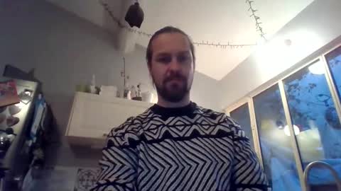 Snapshot of moi9876543210 chatting on 02/27/25, 05:26 Julien online show from 02/27/25, 05:26