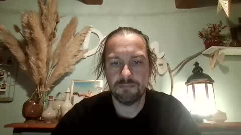 Snapshot of moi9876543210 chatting on 01/06/26, 08:23 Julien online show from 01/06/26, 08:23