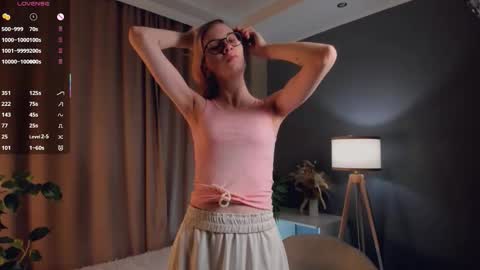 Laura online show from 11/26/25, 01:17